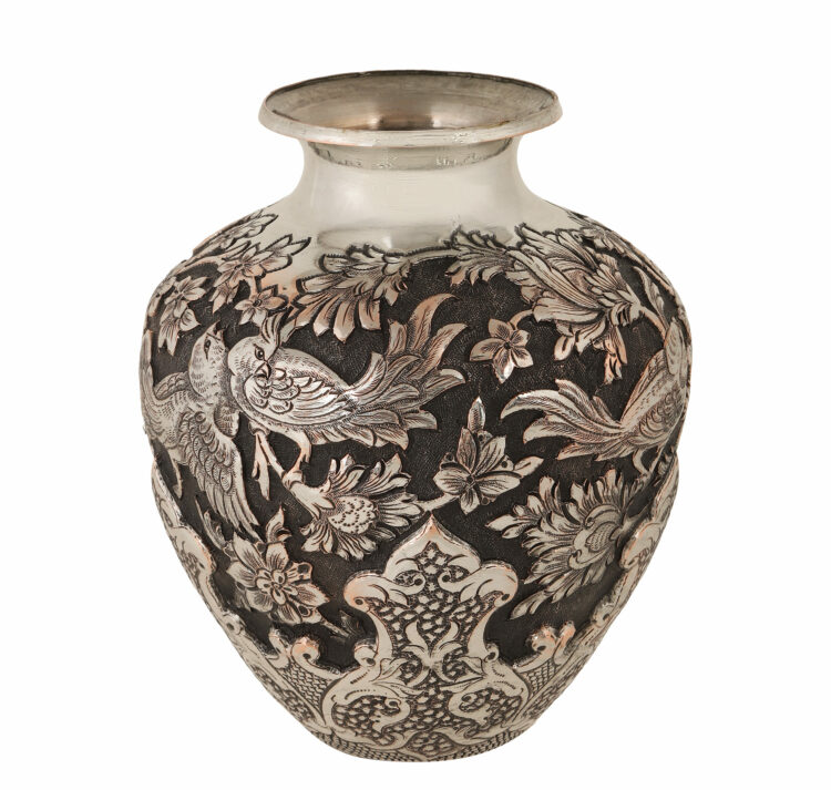 Heroic Engraved Vase with Flower and Bird Design Code 909 view 5